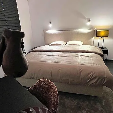 Maison Bed and Breakfast 4*